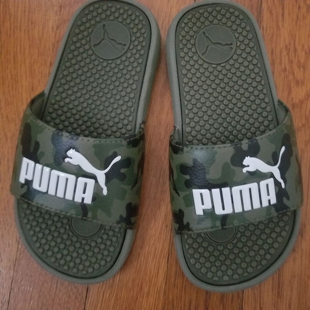Boys Puma Slides - Brand new, Never worn - Size 1